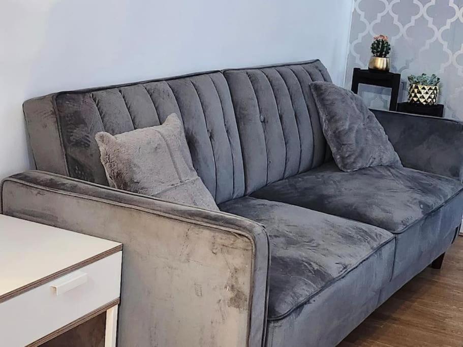 Spacious Ground Floor 2 Bedroom 2 Bathroom Flat In Hatfield Near Hertfordshire University Private Car Park Sleeps 5-6 Extérieur photo